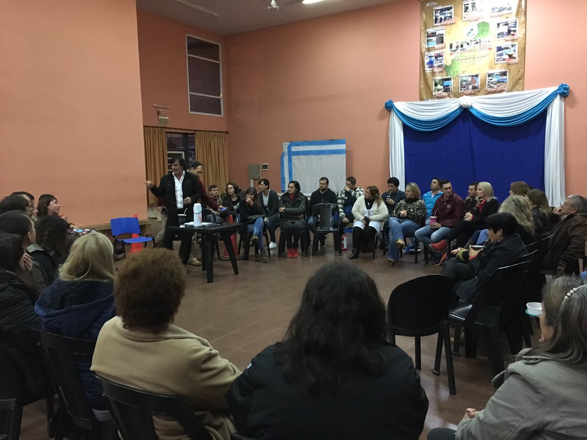 #AhoraReunión de delegados departamentales sede udpm Oberá, por una nimidad los delegados, eligió como presidente de la delegación al profesor miembro de comisión directiva. #EnsoGomez 💪
<a href="/mariluleverberg/">Stella M Leverberg</a>