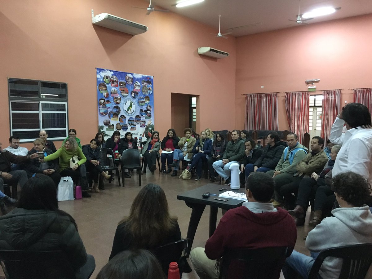 udpm_info's tweet photo. #AhoraReunión de delegados departamentales sede udpm Oberá, por una nimidad los delegados, eligió como presidente de la delegación al profesor miembro de comisión directiva. #EnsoGomez 💪
@mariluleverberg https://t.co/tkzreJa2Js