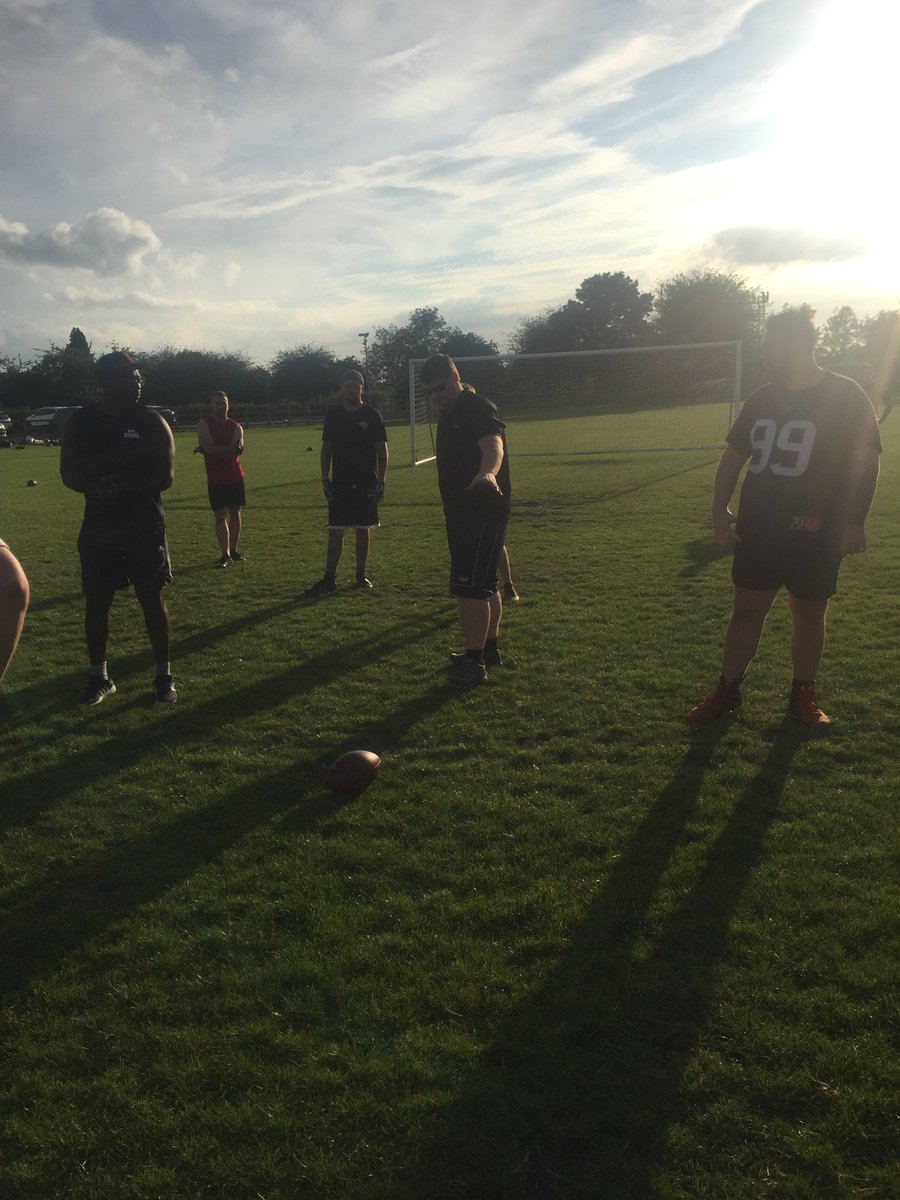 coachDbutler's tweet photo. Hc @NeilHoltschke talking oline with the @ShropshireRev O #RiseAs1 #for82 https://t.co/2WkPbpnUeo