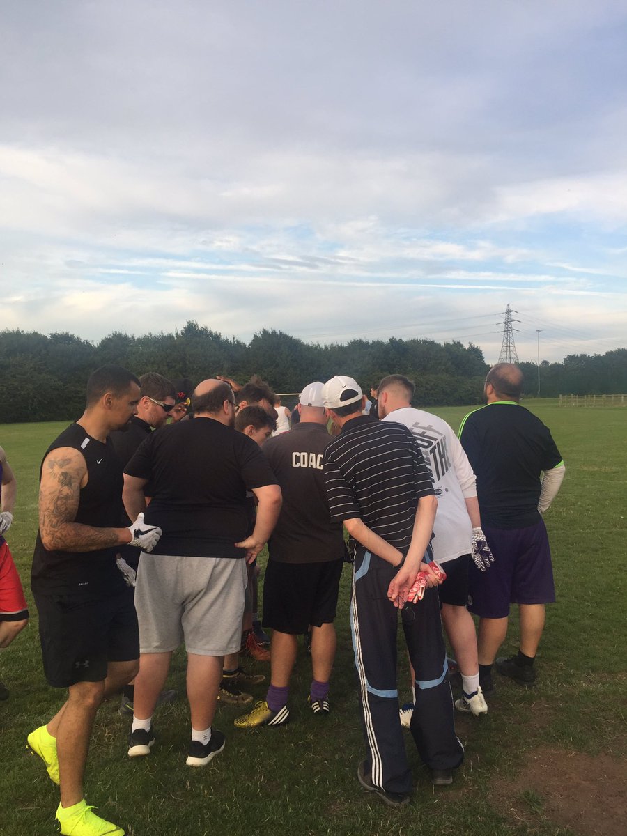coachDbutler's tweet photo. It’s my job to try and get our coaches more and more experience... always value lettin your guys develop, scout team O is always a good one! Wr coach @AdamHarris80 leads the scout offence vs @ShropshireRev D #RiseAs1 #for82 https://t.co/22LTuQtK5M
