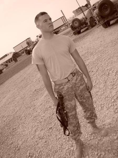 Coach_Graff29's tweet image. Damn so young, and so many tattoos less. #OIF07 #IraqiFreedom #SaddamsThrone #82ndABNDiv