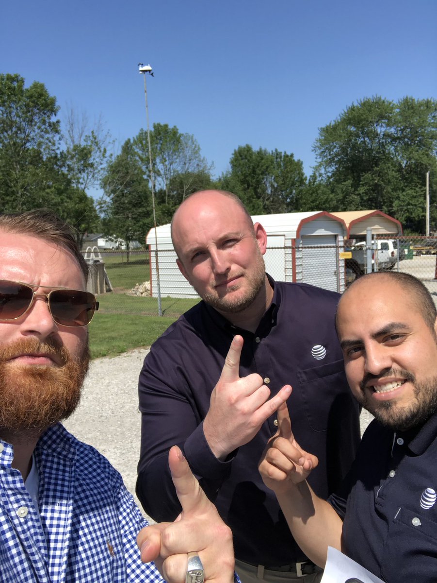 Great partnership between BIR and Fiber! Jorge helping to close down some ADI and VSS! @jtlovesbiz <a href="/Amy__Smith1/">Amy Smith</a> @costelloatt