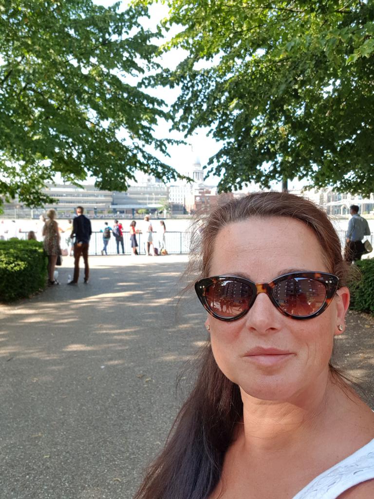 Angelabull's tweet photo. So who the hell leaves their beautiful Devon home, over the hottest few days of the year &amp; comes to #LondonVillage????? Ah yes, that'll be me then #Twat #36° #JobingActress #VO https://t.co/BGhDLGdOm8