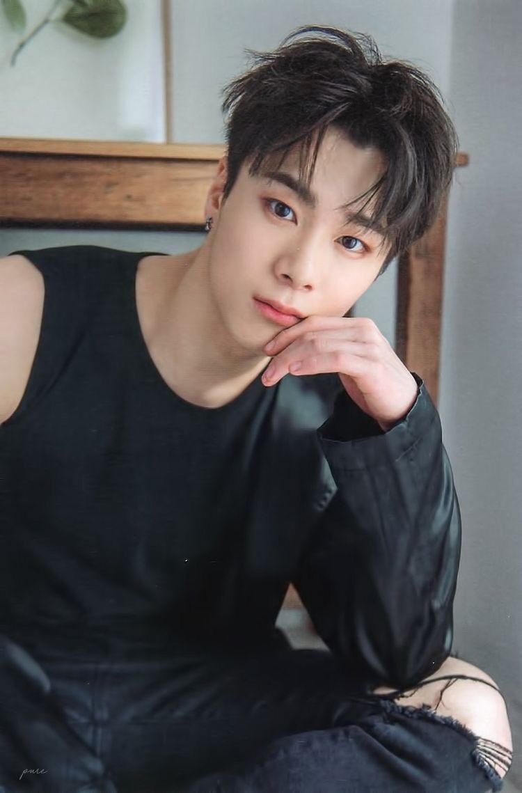 hello this is a new pics account for Astro's Moonbin! We will do