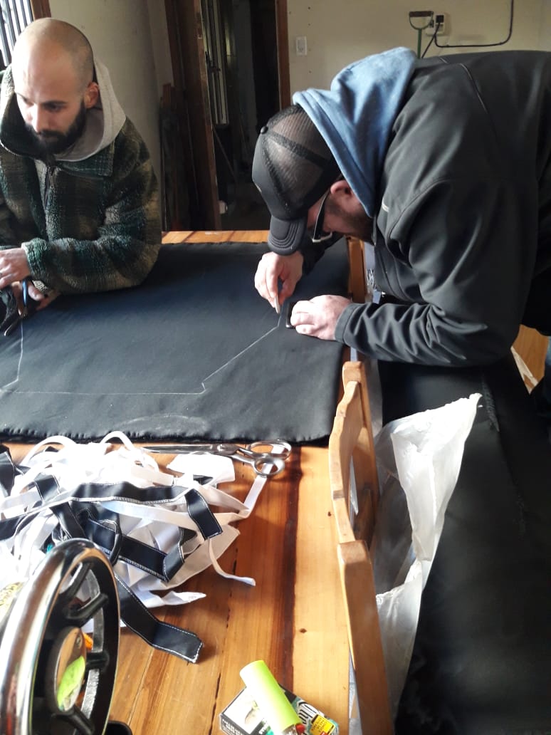 CNuestrapatria's tweet photo. #BuenMiércoles | Hoy les compañeres de la Corriente NuestraPatria (#MDP) seguían trabajando en el #TallerTextil que funciona en el #CetroCulturalCactus y donde también se hacen capacitaciones.

#HayOtroCamino #Fernanda2019 #ElFuturoEsConTodos 
@FerRaverta https://t.co/xIPGm60VWA