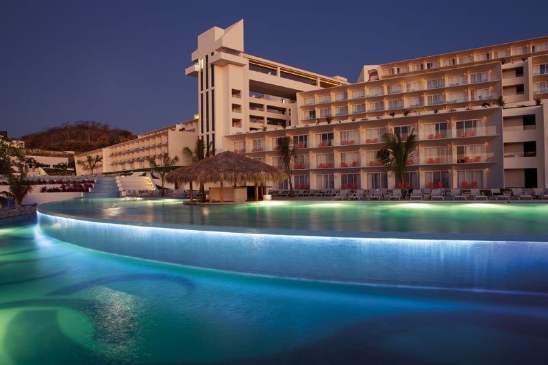SchillingTravel's tweet photo. SALE ENDS TOMORROW 
Secrets Huatulco Resort &amp; Spa
$ 3,287.20* for Two - Junior Suite Ocean Front
JAN 31st - FEB 7th, 2020
Non-Stop MSP - HUX (Huatulco) Sun Country Flight
All-Inclusive Resort. Round Trip Transfers
https://t.co/Lz2xxtGPtK
*Price is subject to change https://t.co/UJLgb4sIyj