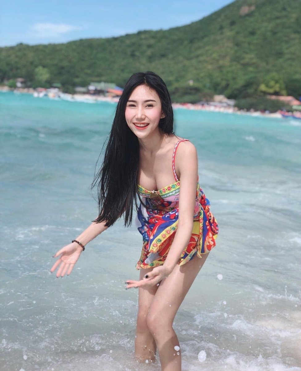 Limp03566110's tweet photo. ตัวเล็กยกง่าย ยกได้เอาไปเลย😳💚
.
.
.
IG : mudsamo.ok
#เปิดวาร์ป #สาวน่ารัก #นักศึกษาน่ารัก #นักศึกษากระโปรงสั้น #น่ารัก #สวยเป๊ะเวอร์ #น่ารัก https://t.co/DiK2zGAg0j
