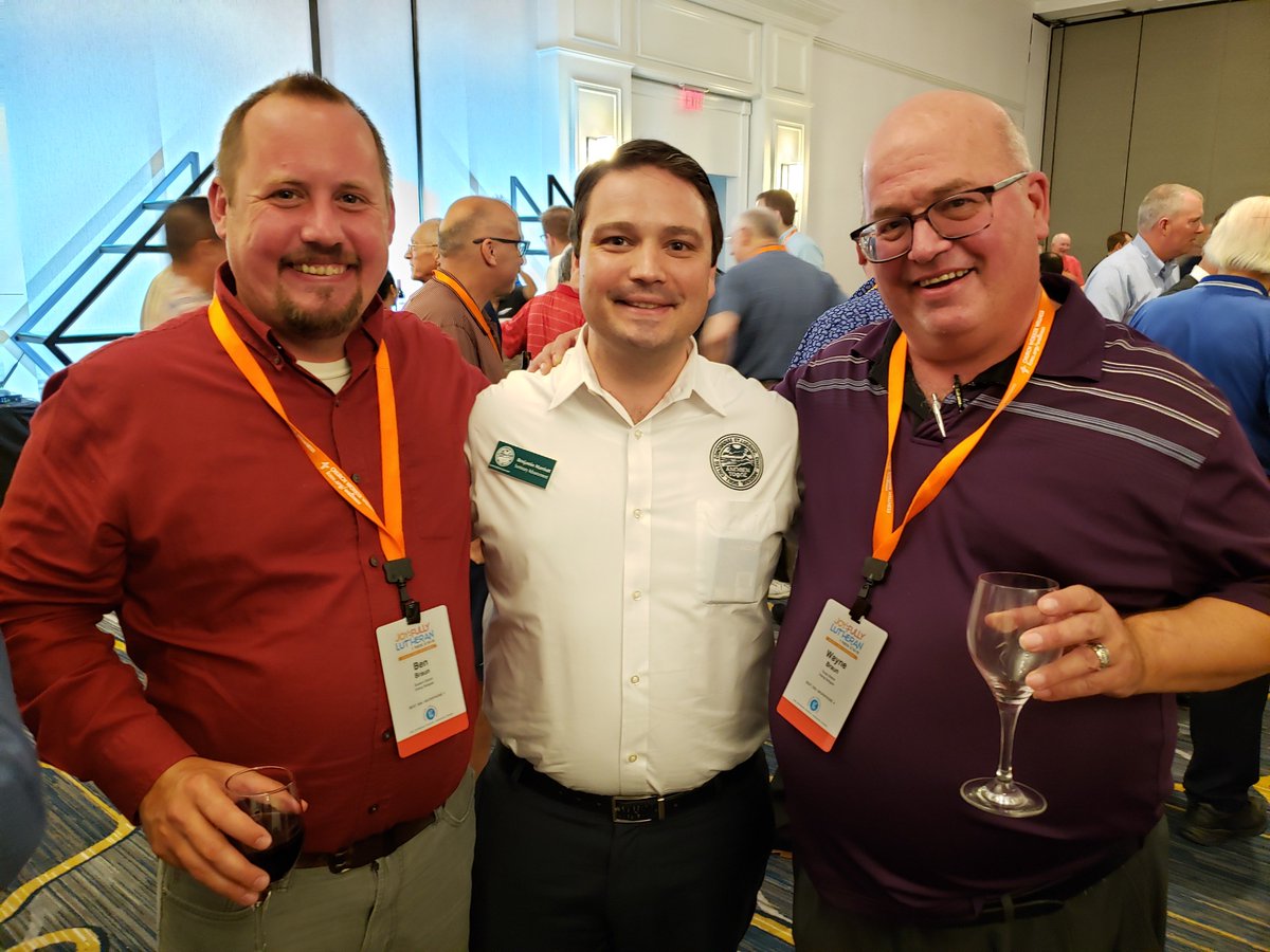 ConcordiaSem's tweet photo. We enjoyed mingling with alumni last night at the reception @LCMSConvention with our colleagues from @CTSFWedu ! #theLCMS #JoyfullyLutheran https://t.co/g0cRBsDskq