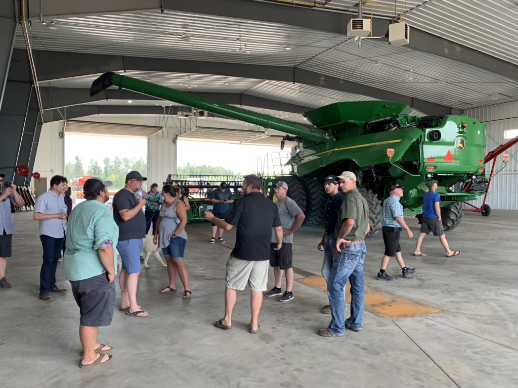 RSaik's tweet photo. #PowerFARM 2 summer tour @lindgrenfarms1 #Norquay, SK. https://t.co/RSSyAwurPo