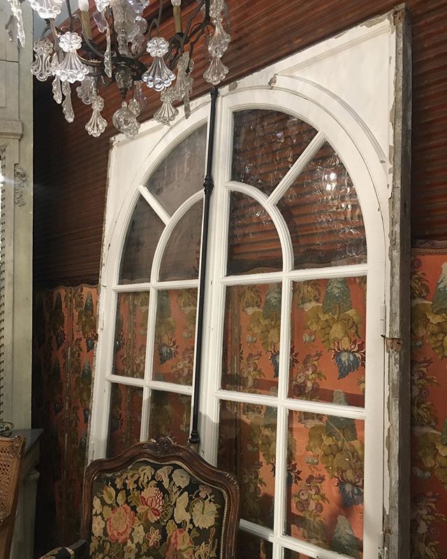 Belleemag's tweet photo. Getting ready for more Paris market experiences - if you’re planning a Paris visit I’d love to show you the market! Message me (Mimi) for details! https://t.co/z0nFSnOjyu https://t.co/jYaJYE5gnR