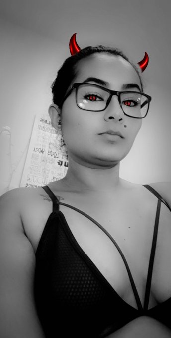 😈 https://t.co/P8nR6LP5RL<a href="/tag/viernesdeganarseguidores"class="tags"><span>#viernesdeganarseguidores</span></a><a href="/tag/viernesdecuarenten"class="tags"><span>#viernesdecuarenten</span></a>
