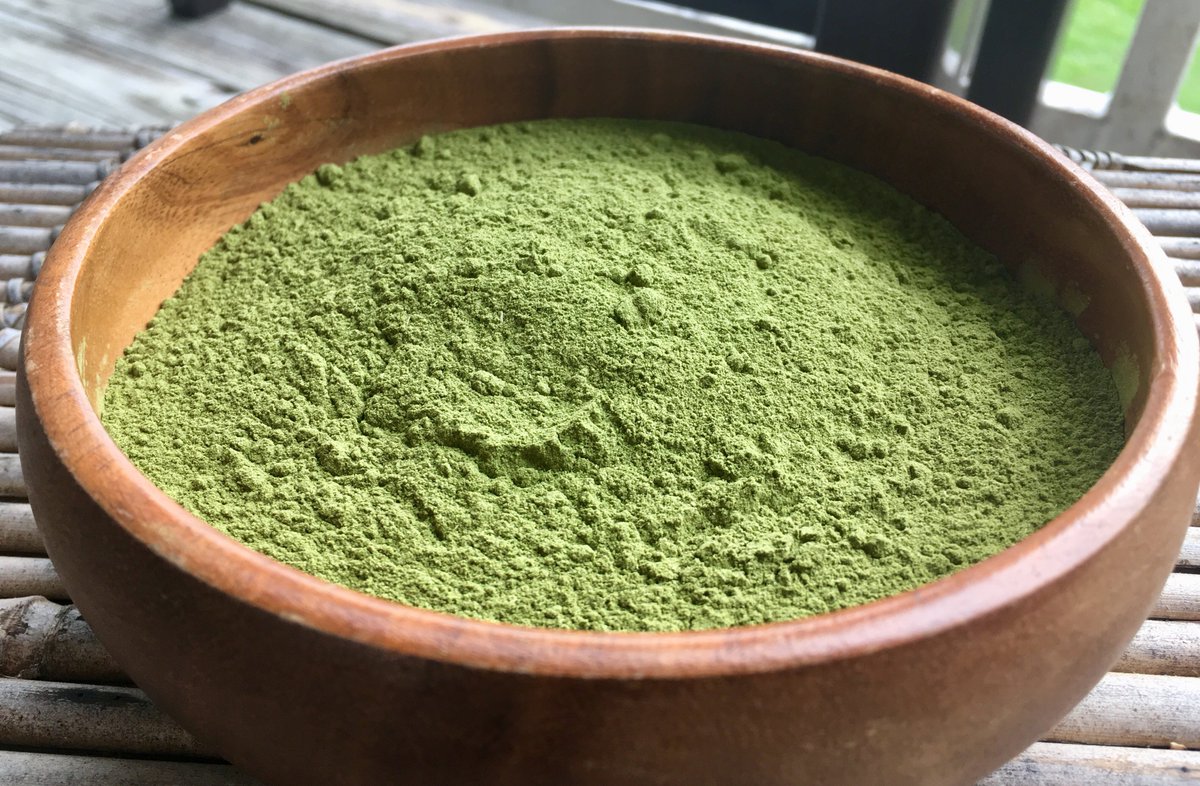 LiveLightHerbs's tweet photo. Moringa Leaf: This herb has been shown to be effective as a pain-reliever, anti-inflammatory, antioxidant &amp; immune system regulator. It is also high in Vitamins A &amp; C, making it great for supporting skin &amp; bone health. Buy our Organic Moringa Powder here: https://t.co/jYcYBAVxXO https://t.co/ibzaNmdRdT