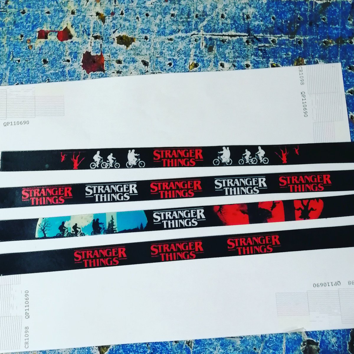 camaracompadre's tweet photo. #strangerthings #pulsera #strangerrooms #trabajo
😍😅💅🏿🤘🏿🤟🏿🙌🏿🤷🏿♂️🖖🏿👏🏿❤️😶 https://t.co/iIkzffVnZ1