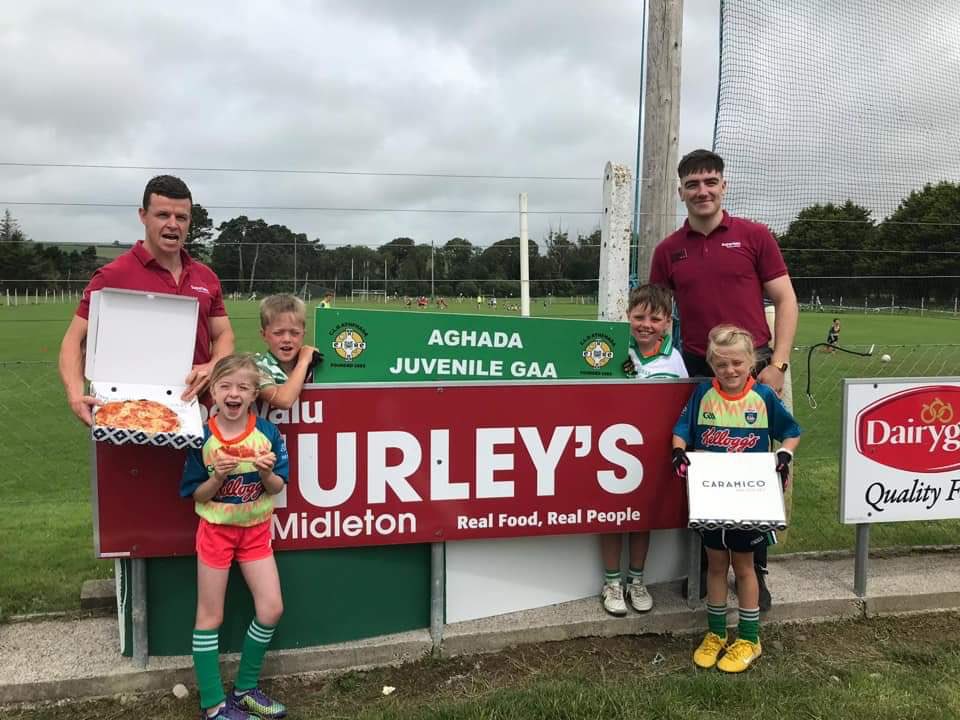 AghadaJuvGAA's tweet photo. What a treat the kids &amp; coaches got today from @Hurleys_SV today in Rostellan on day 3 of the Cúl camp. Many thanks to Caramico, your pizza pals!! #supportlocal https://t.co/vr5LqMTJ4V