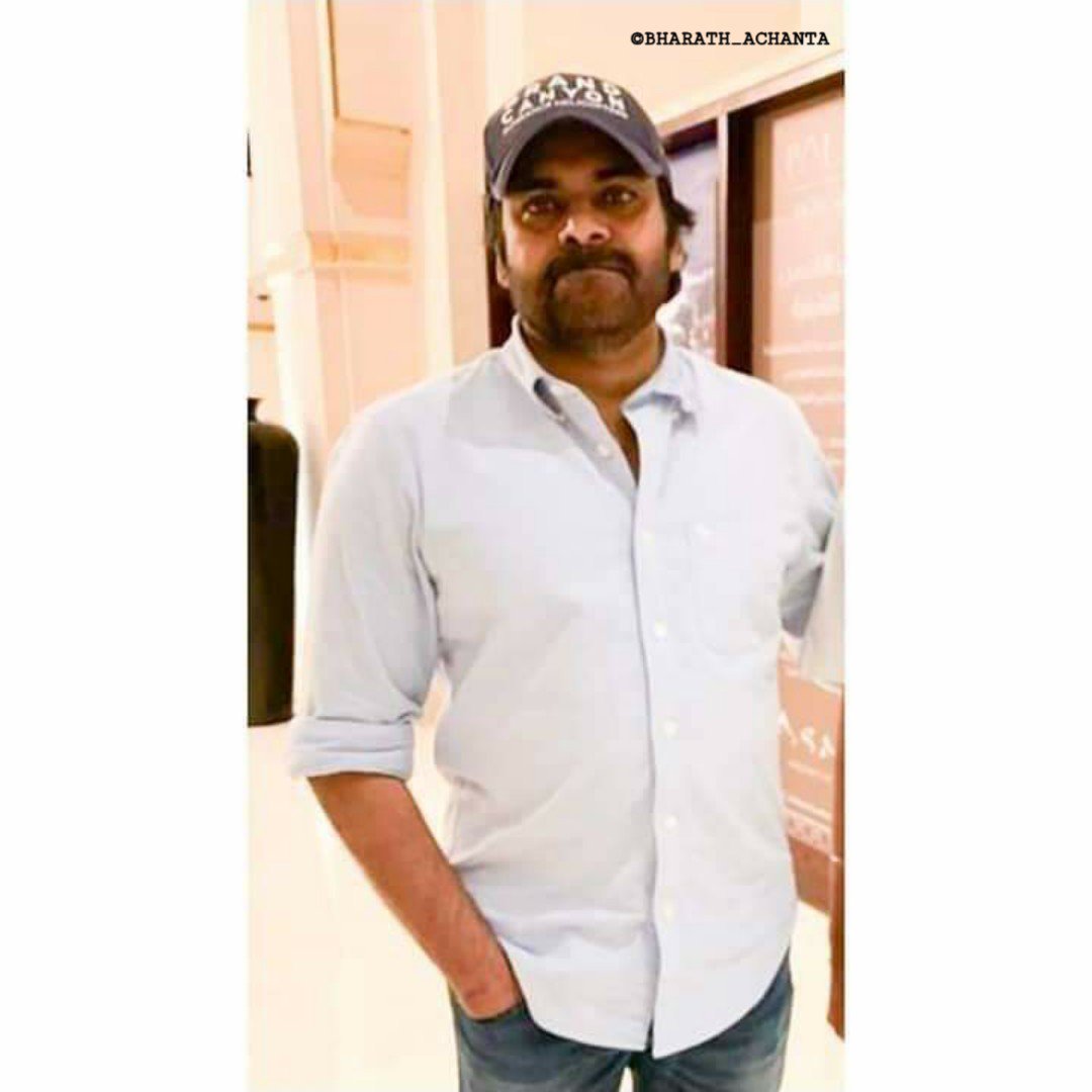 bharath_achanta's tweet photo. Everyone is A Gangster Until The Real One Arrives 😅.
How Can I trust that You Are Away From Movies by Looking This..💕💕

#KillingLook 😎 https://t.co/C035ISL6SW