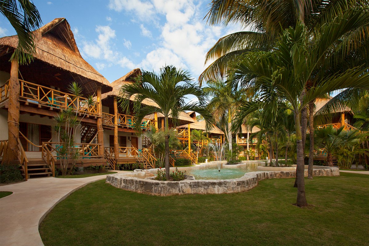 three architecture tweet media