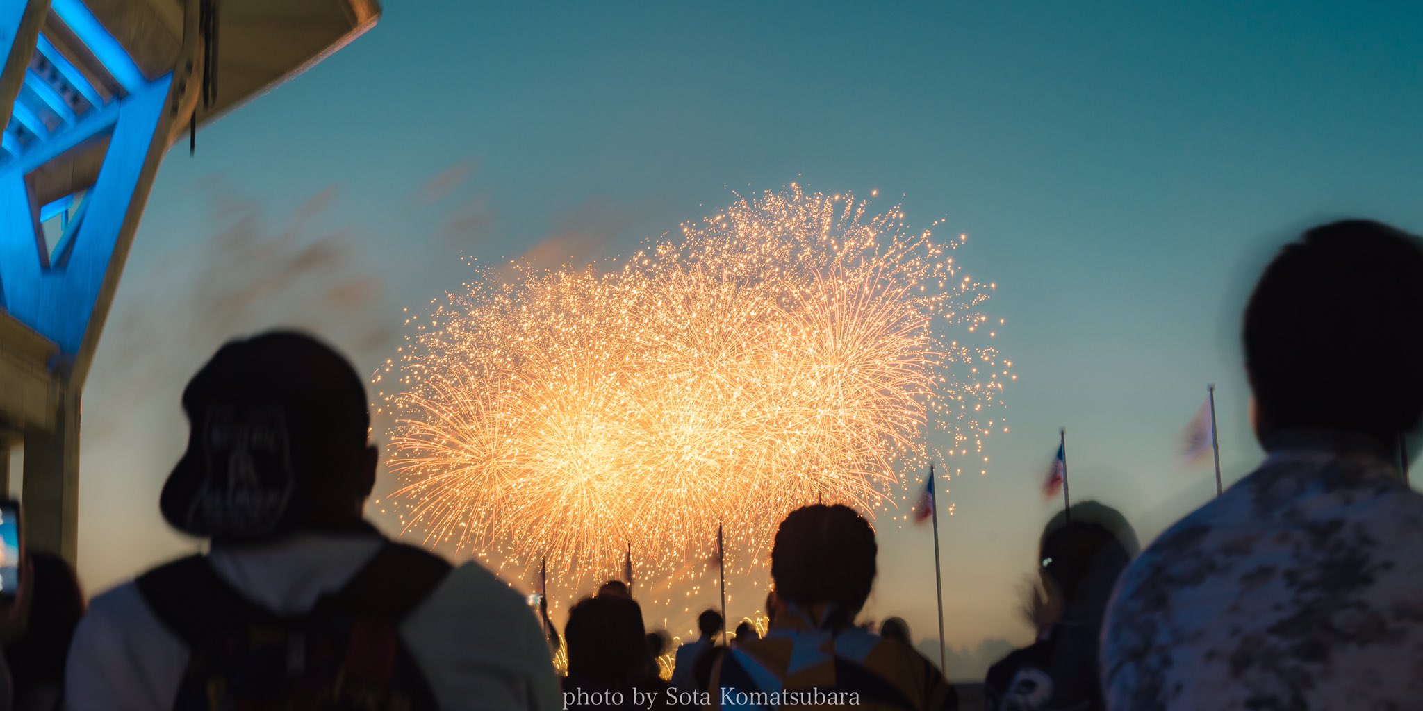 港北区real Time Navi Sota06 今日は新横浜の花火大会です 職場から仕事終わりに徒歩で行けて 明るい時間から打ち上がるので綺麗なグラデーションの空と花火が撮れると僕の中で話題の花火大会です 晴れてるし最高 夏の大切な思い出たち