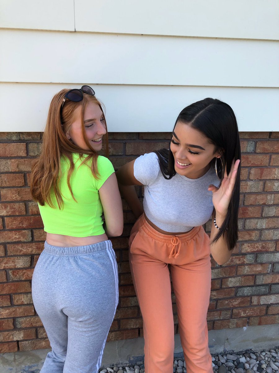 abbybondyy's tweet photo. @lexcarringtonn starring at the bum https://t.co/lfrfDqh5KG