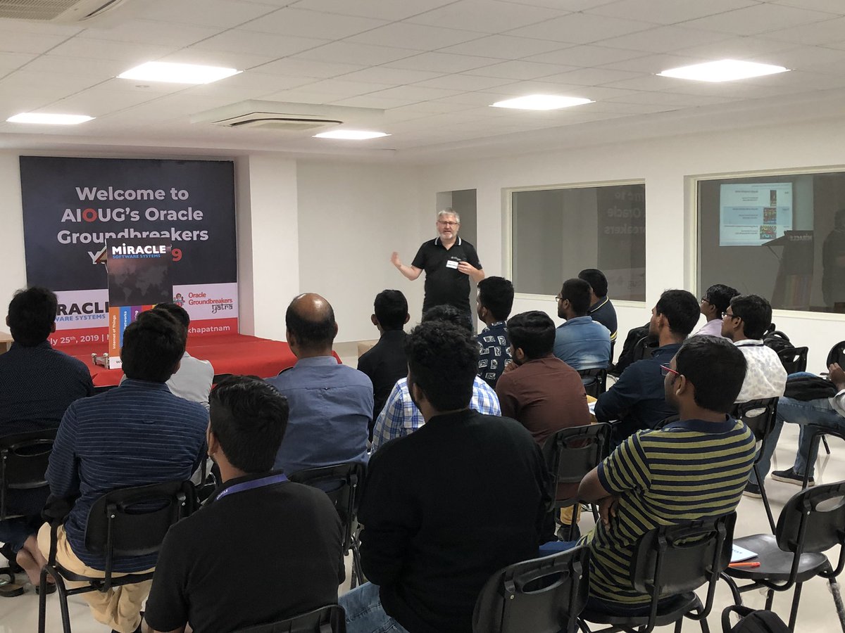 geeksinsights's tweet photo. #ogyatra #aioug_vizag @ScalableDBDoug talking about latencies, throughput, scalability and caching data etc at #miraclesoft vizag a new inclusion in the ogyatra tour. Can see lots of enthusiasm in the participants https://t.co/DtQnPVHwS2