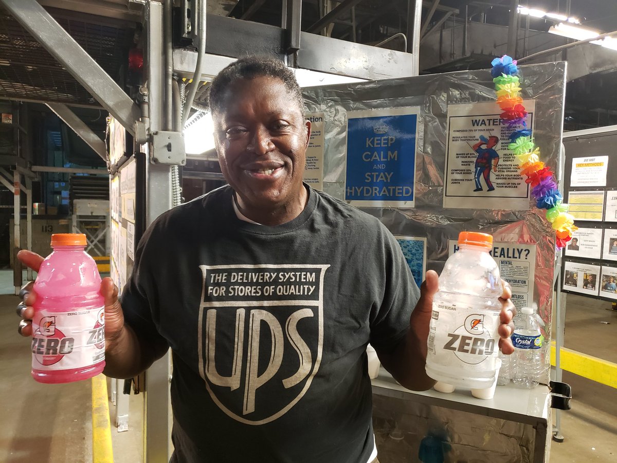 jeaninemarie111's tweet photo. @LawnsideNight #WellnessWednesday #Keys2Hydration 🍍Fruit Infused Coconut Water 🥥 @LawnjOrepa @UPSTrayceParker @MicaelSorden @ChesapeakUPSers @CHSPKOccHealth @RAYNEupSup https://t.co/4Lu20j03qq
