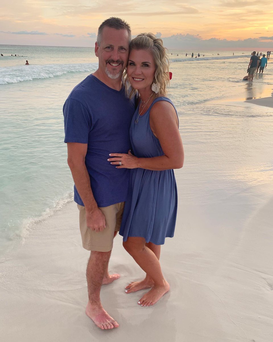 Stokes2212's tweet photo. 2019 Family Pics @esstokes1 https://t.co/d4sJnPyZKI