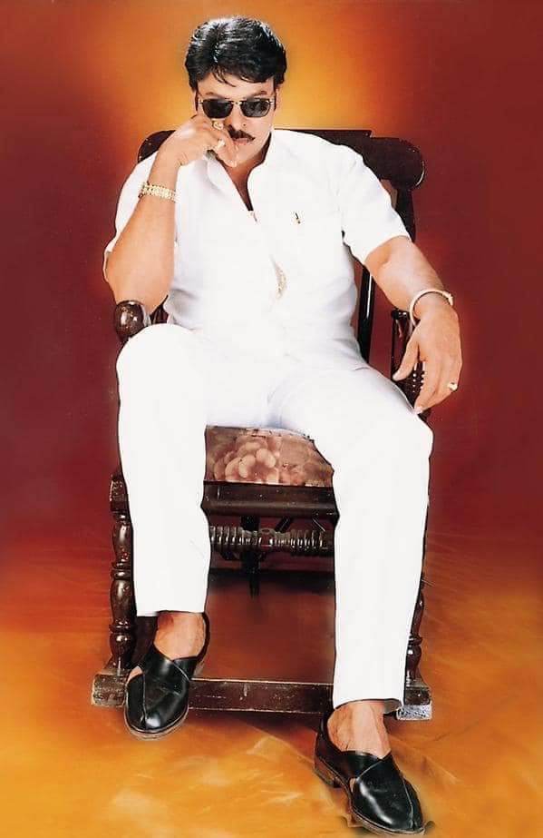 HubCine's tweet photo. #17YearsForINDUSTRYHitINDRA 
#17YearsForIndra 

17 years for mega records🔥 https://t.co/vJdLguD62L