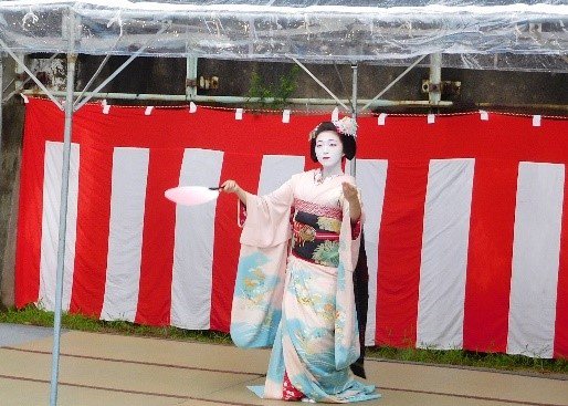linearkyoto's tweet photo. ７月２２日～２３日の２日間，「祇園祭後祭「エコ屋台村」」において，文化庁京都移転ＰＲを兼ねた合同ブースを出展し，京都府，京都府商工会議所連合会とともにリニア京都誘致のＰＲを行いました！多くの皆様にリニア京都誘致の取組を知っていただくことができました。 https://t.co/qghZaziqgT