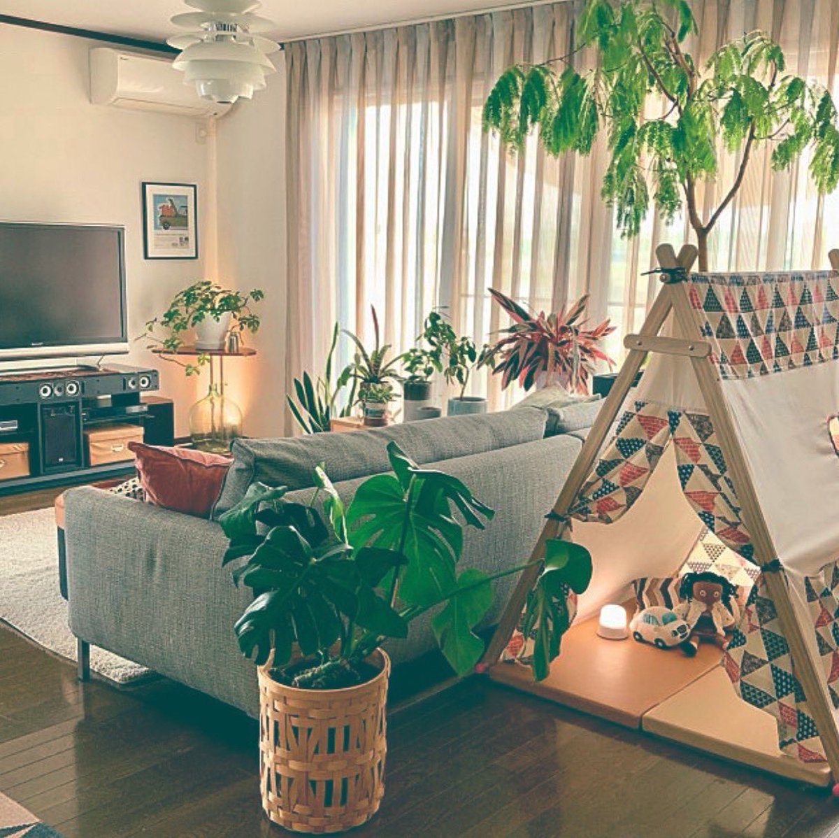 LocoRoom's tweet photo. ステキなお部屋ですね🤗
#インテリア
#一人暮らし部屋
#一人暮らし
#一人暮らし女子
#一人暮らしインテリア
#フォトジェニック
#都会
#instaroom
#東京
#東京暮らし
#港区女子
#おしゃれ女子
#おしゃれさんと繋がりたい https://t.co/FKfJflmIBG