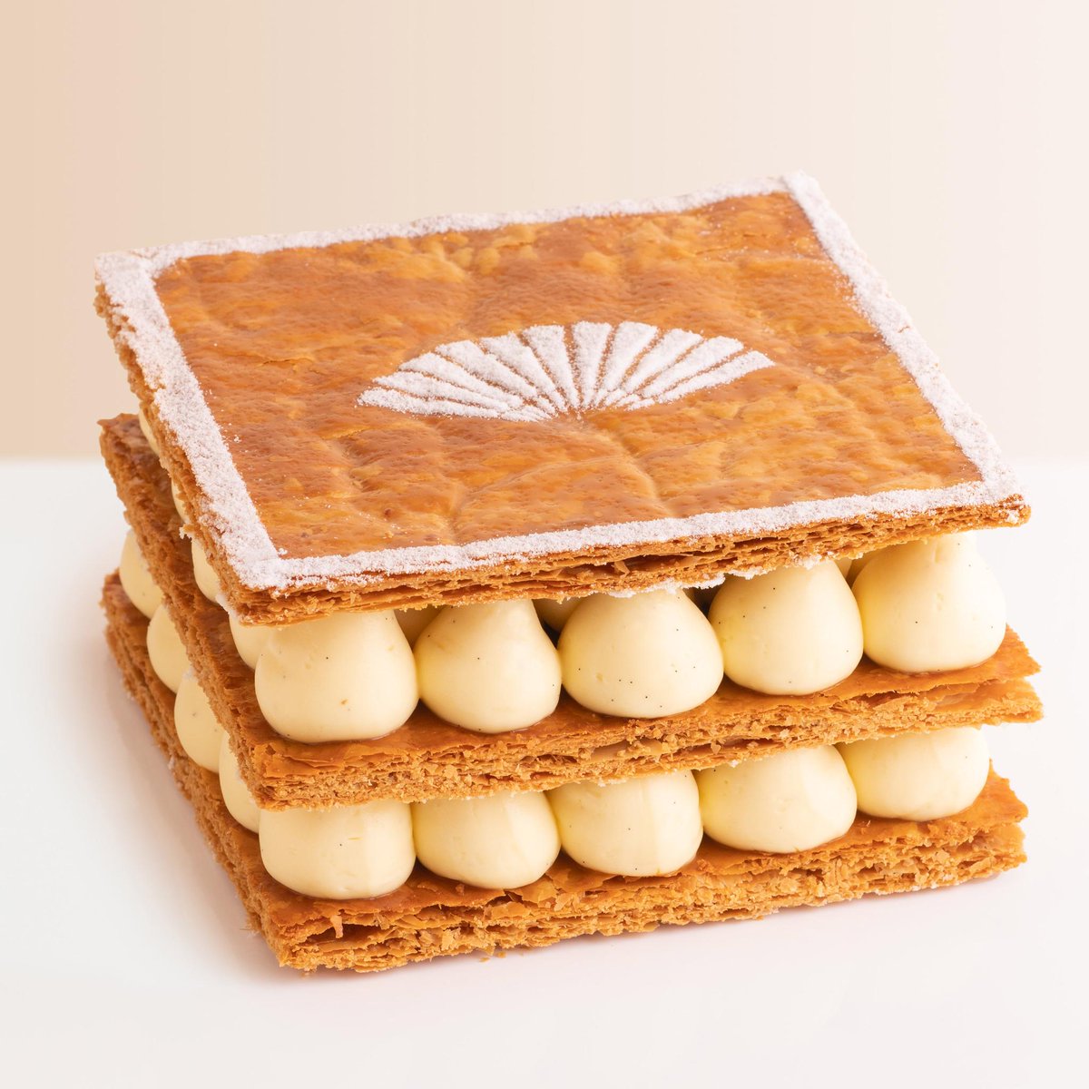 MO_HKG's tweet photo. Ever wonder how many blades are on our fan? https://t.co/JrIsUYpksf

#MandarinOrientalHongKong #MO_HKG #MOhotels #imAfan #MOCakeShop #MOfans #pastry #afternoontea #frenchpastry #hkfoodie #hkcakeshop https://t.co/CGY35Wg02O
