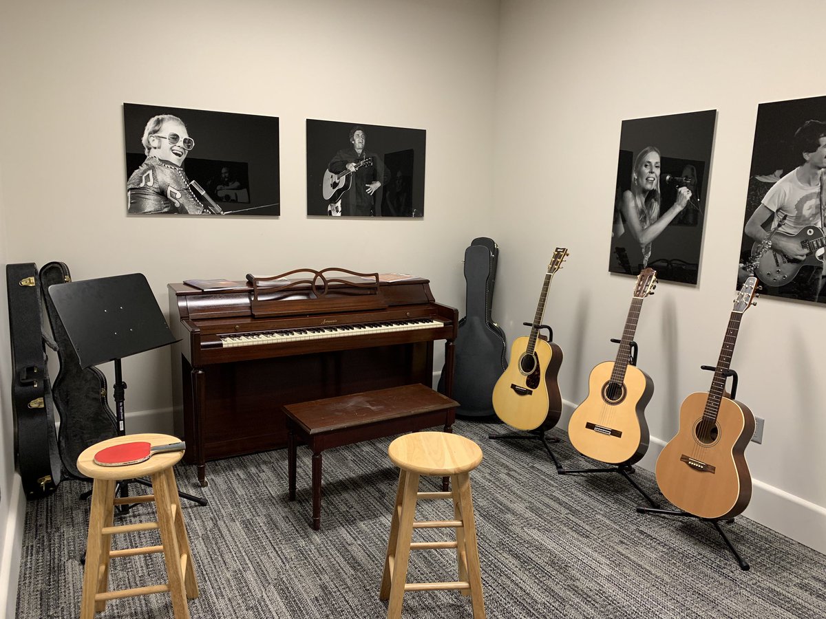 XavierTrepat's tweet photo. Besides cool science, blackboards and palm trees, @KITP_UCSB has some interesting hidden corners! #morpho19 https://t.co/l3LZXdmnBz