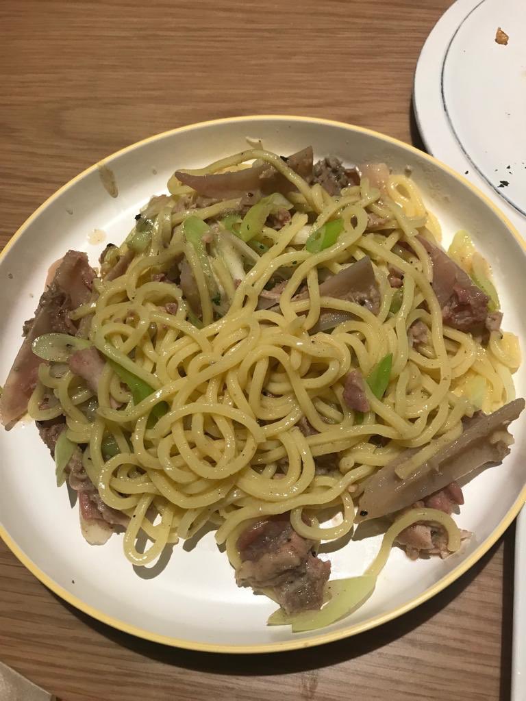 CWStarkings's tweet photo. @Stennins @KFC_UKI Really struggled with the texture #chickencartilagenoodles https://t.co/Rk1AgSMD2z