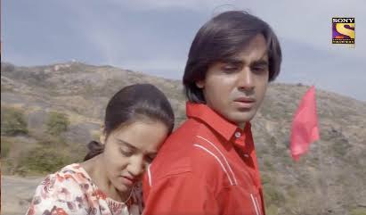 crazychic450's tweet photo. "Yeh chudia mujhe yaad dilaengi in haatho ki jinhone mujhe humesha sambhala hai"

When even his own mother rejected him, she took over that role, pacifying him, making him believe that life was worthy of living &amp; he mattered to someone.

#SonyRetainYUDKBH https://t.co/OJKP9Fs1Sl