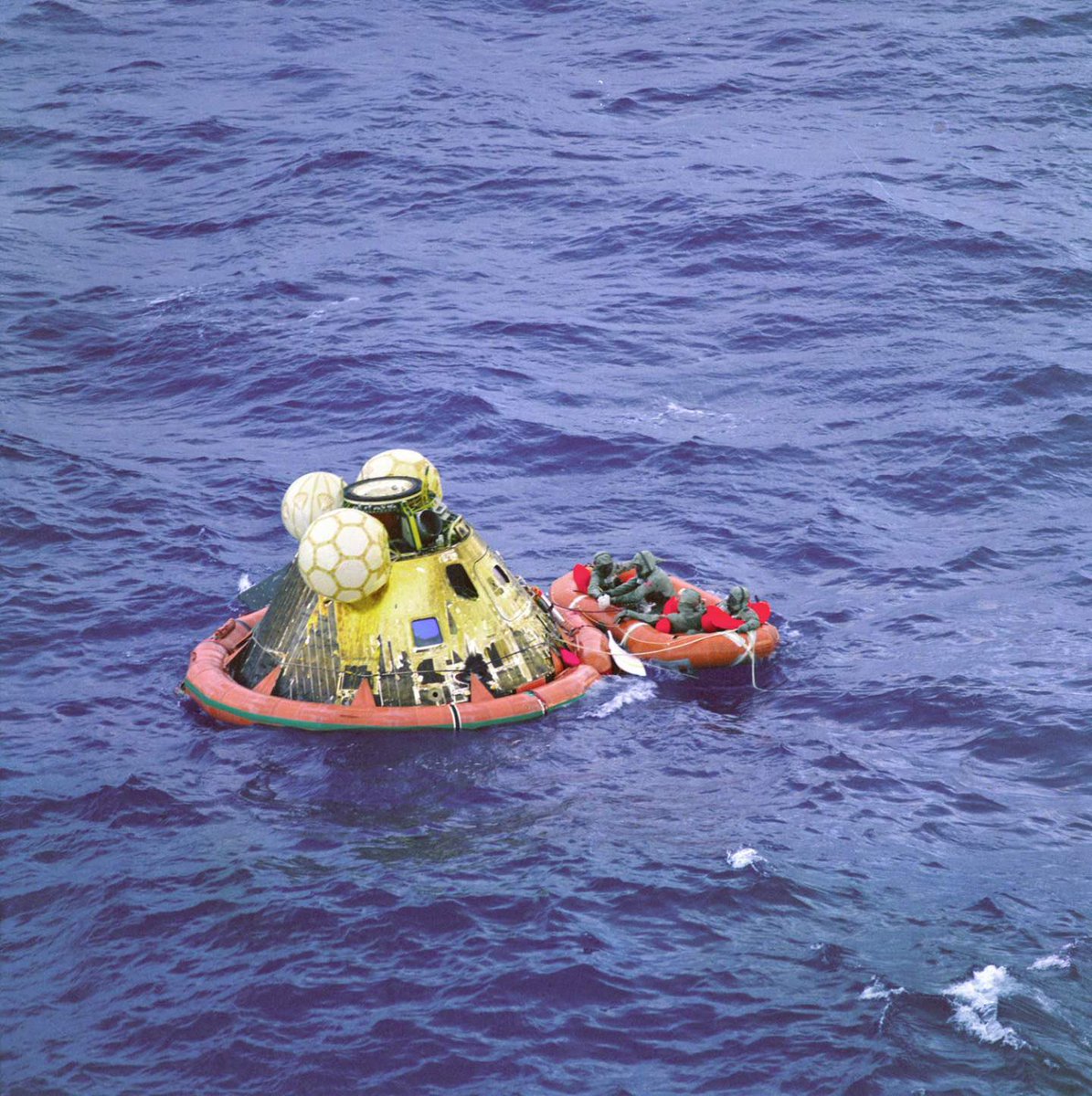 TheRealBuzz's tweet image. Splashdown! #OTD 50 years ago, we completed our journey back home - it sure felt good to be greeted by smiling faces and a life raft! #Apollo50th