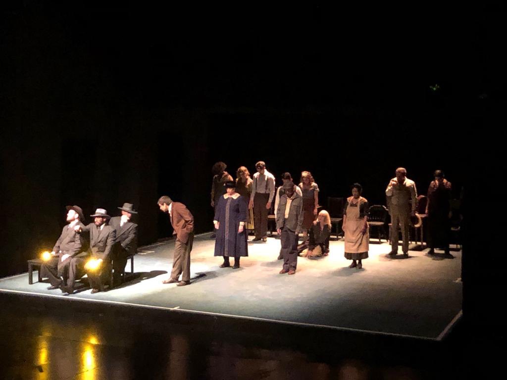 Carlos__Maria's tweet photo. Esta noche me siento doblemente orgulloso pues en @CulturaLeon despedimos temporalmente al @Teatro_MDoblado para una remodelación integral, y lo hicimos con @dogvillecdmx, el cierre con “broche de oro” que este recinto histórico merece. Gracias a todos los cómplices y al público. https://t.co/eqs8Az8gtu