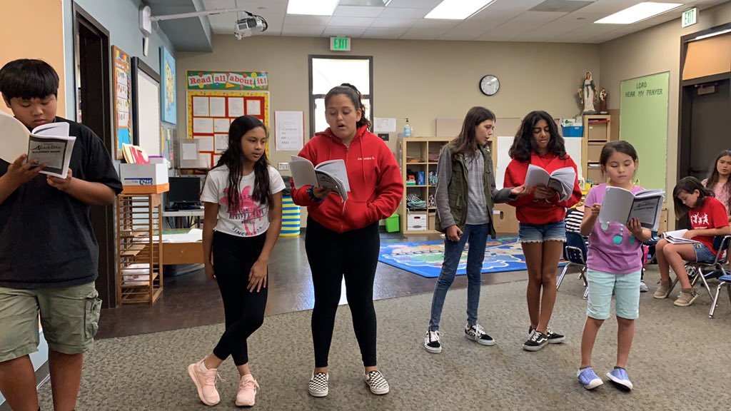 SRLChulaVista's tweet photo. Our kids from Glee Camp had a great two weeks! They worked really hard on the play Aladdin. 🧞‍♂️ Thank you Mr. Advento and Ms. Glenda for all your hard work! #glee #musical #summercamp #chulavista https://t.co/tsPMFK9qBX