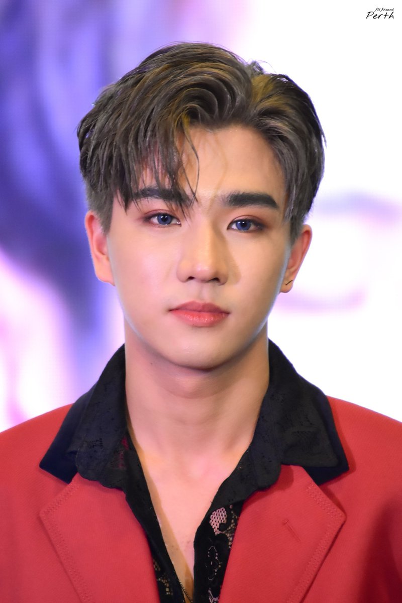 TrigonPs's tweet photo. Bị cuốn hút bởi ánh mắt đó quá rồi 😍😍😍

#TEMPTDebutShowcaseXTaokaenoi
#24072019
#Perthppe @perthppe 

Thxpic 🙏🙏 https://t.co/nKeKyqKp3b