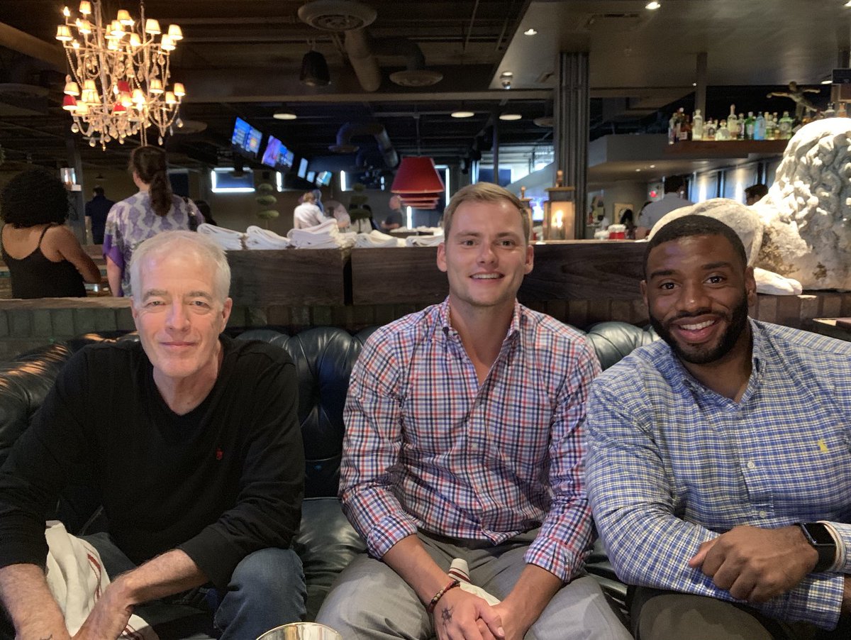 poston's tweet photo. Tonight our Atlanta office bowled a few games at @ThePaintedPin sparking some friendly office competition! #Interntakeover https://t.co/9UUpDprAvs