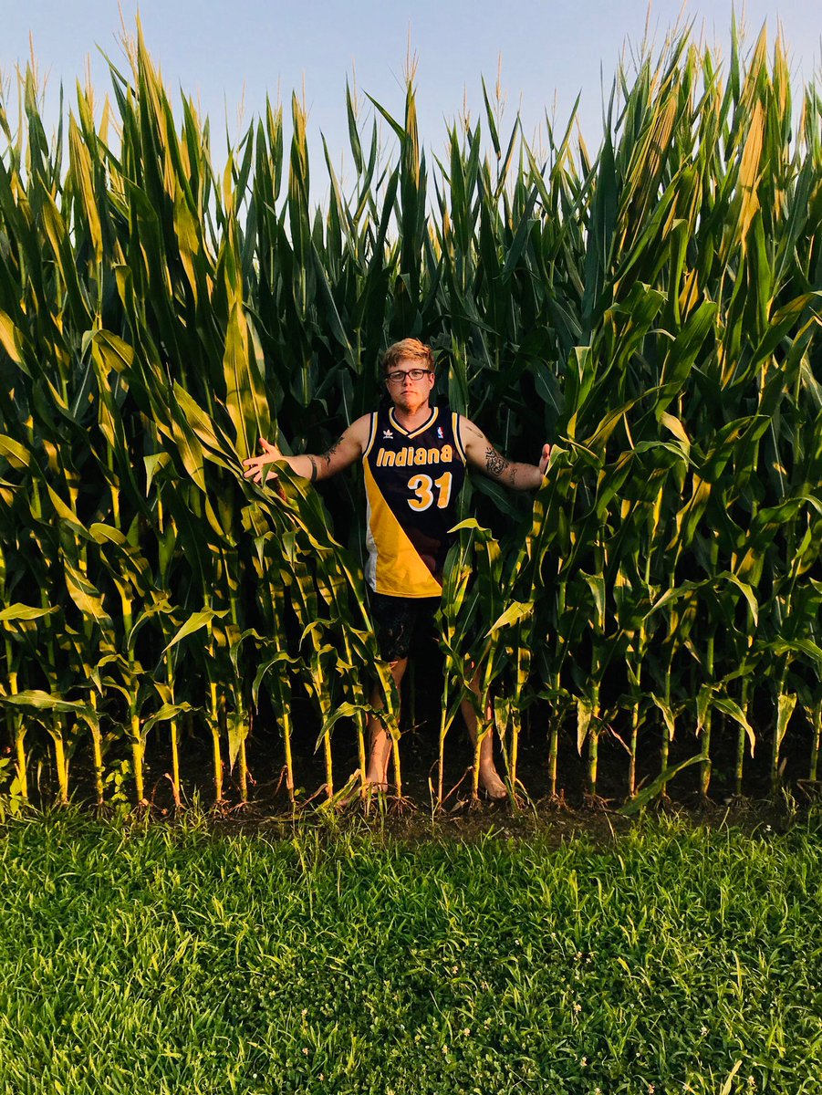 Donthidethemad's tweet photo. Day 25 of 365 of wearing #thegoatsgetup @ReggieMillerTNT wearing number 31 everyday for my 31st year on earth. @VICE @VICESports #millertime #reggiemiller #pacers #pacersbasketball #Indiana #cornfeed #corn https://t.co/Bx2suhcnWf