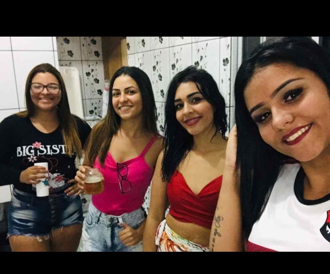 Bella_Rosaa7's tweet photo. Resenhoooooou mandinhaaaa #Faz23 @Crlh_Steh @umbeijafloor @KaylleneS ♥️🥰 https://t.co/hMj3hWqUt8