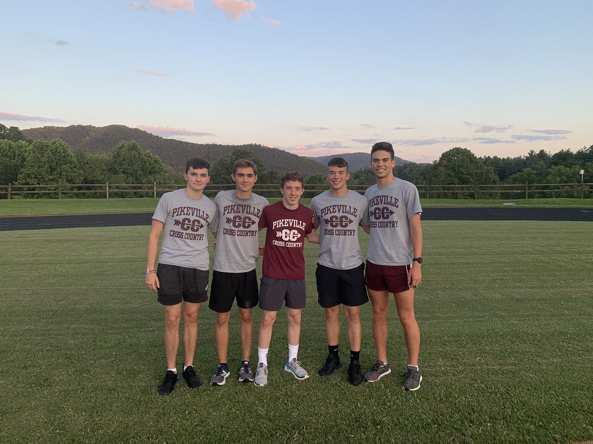 PikevilleXC's tweet photo. g a m e   n i g h t . #AAXC https://t.co/Rx7gWMSRtS