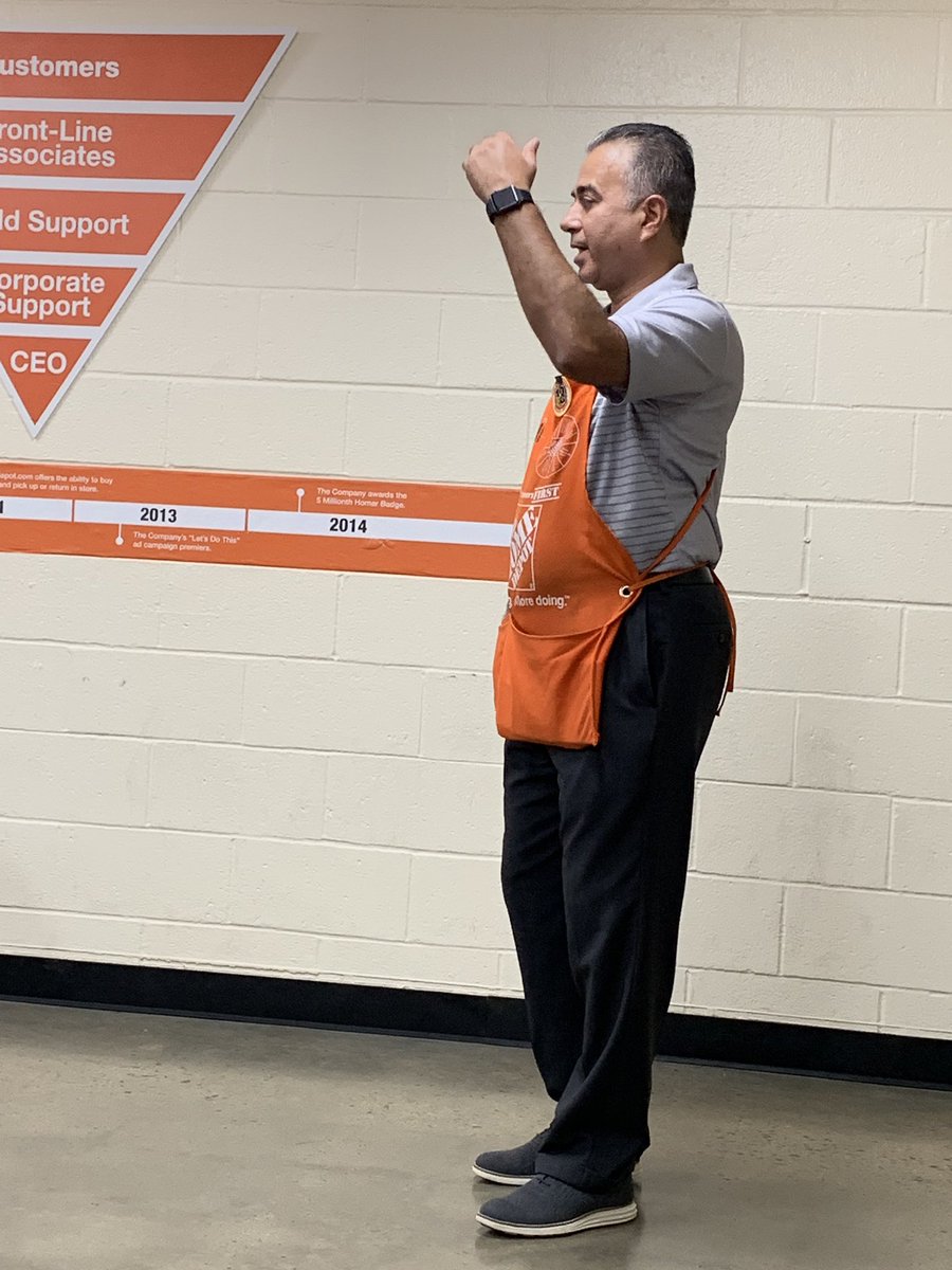 JDorseyTHD's tweet photo. Great day with 9 HIPO Department Supervisors! Thank you @JimVohra for making a surprise appearance & sharing your story. #FutureASMs #development #D278OrangeProud @AnyaeBailey @RestonHD4641 @RobertoTHD @Alma11Hernandez @RMoutranTHD @JohnPalo71 @TeresaCadima @NickP278 https://t.co/LDIXXXiNrn