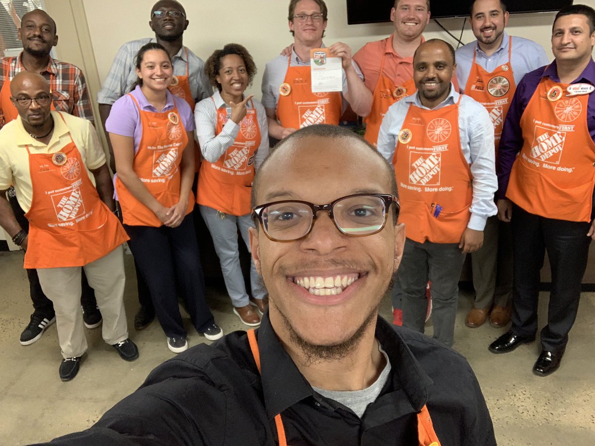 JDorseyTHD's tweet photo. Great day with 9 HIPO Department Supervisors! Thank you @JimVohra for making a surprise appearance & sharing your story. #FutureASMs #development #D278OrangeProud @AnyaeBailey @RestonHD4641 @RobertoTHD @Alma11Hernandez @RMoutranTHD @JohnPalo71 @TeresaCadima @NickP278 https://t.co/LDIXXXiNrn