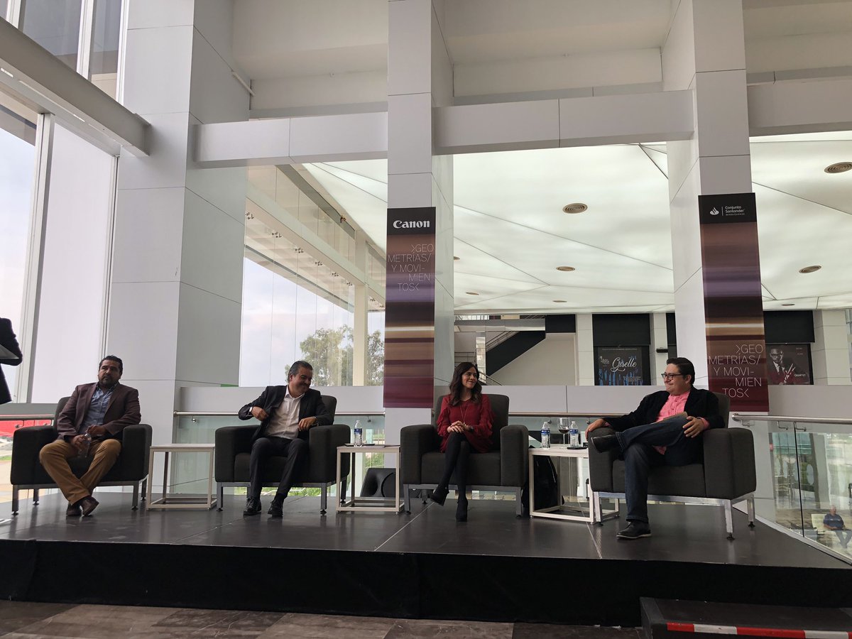 Arranca la presentación del libro GEOMETRIAS Y MOVIMIENTOS de <a href="/VilchesSBC/">Luis Enrique</a>, nos acompaña la Directora de Mkt de <a href="/CanonMexicana/">Canon Mexicana</a> y el Director de <a href="/PACOSA_MX/">PACOSA</a> 👏🏼