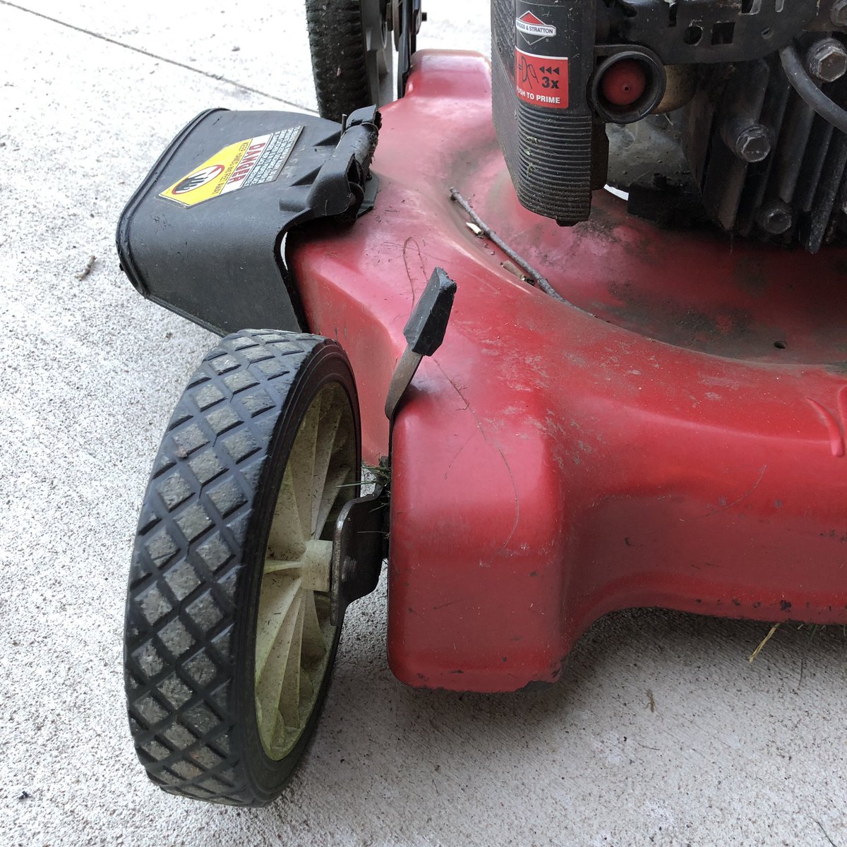 CharlieBeeler's tweet photo. Equipment maintenance routines are slipping at the home ranch. Used and Abused https://t.co/gaFAY1e8RK