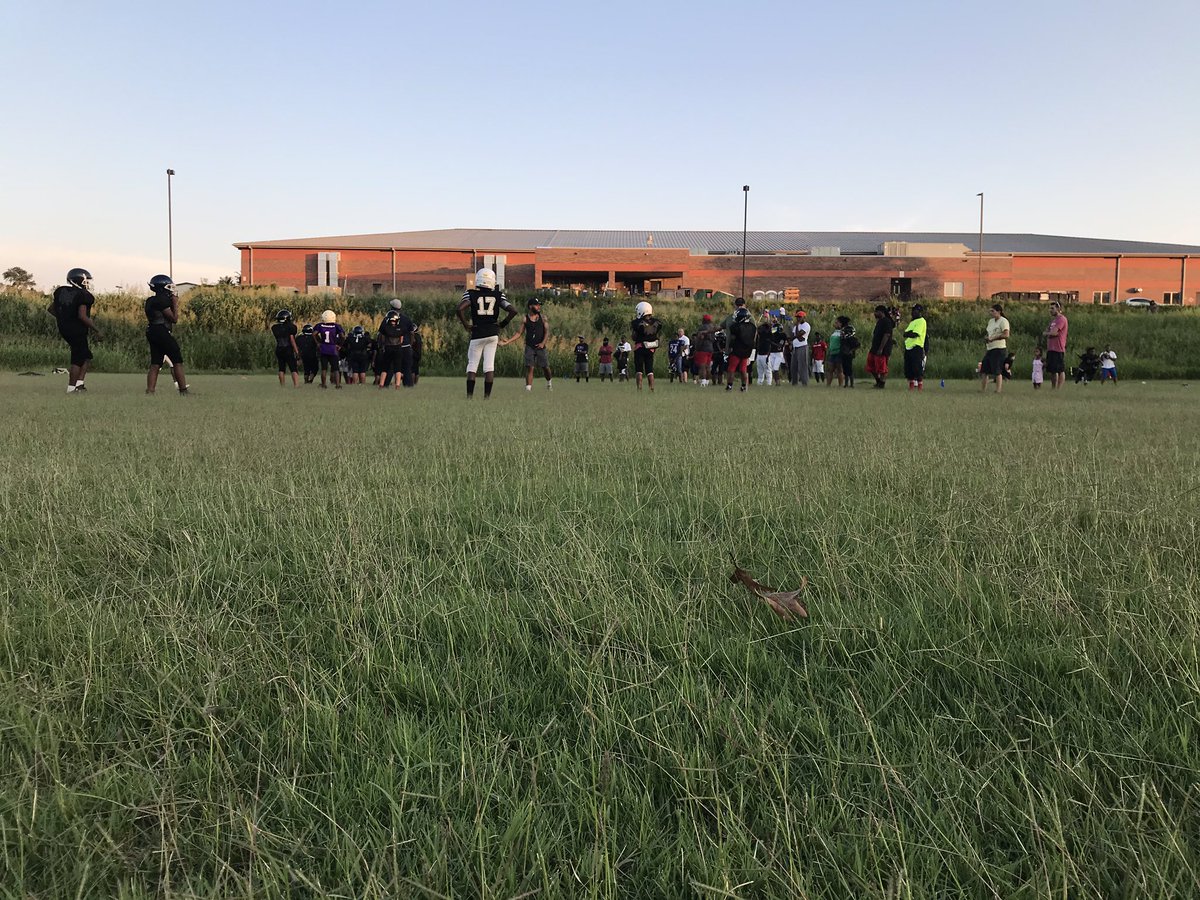 AMillzDavisFilm's tweet photo. Currently in production filming a soon to be titled sports digital series. A Friday night lights inspired sports series for @RealMillzDavis’ upcoming streaming network, #myleNetwork launching this 4th quarter. https://t.co/BHfZmwpDHa