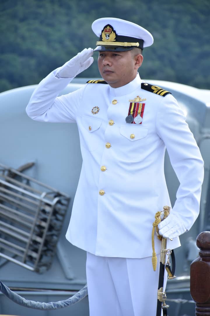KD SERANG (@kdserang3502) on Twitter photo Perbarisan Ulung Pegawai Memerintah KD SERANG
25 Julai 2019
<a href="/MPA_Timur/">HQ Eastern Fleet</a>
#1TahunPemerintahan
#AnugerahBintaraLaskarTerbaik
#TheScopion
#NavyPerople
#NavalTradition
#Kebanggaan Perbarisan Ulung Pegawai Memerintah KD SERANG
25 Julai 2019
<a href="/MPA_Timur/">HQ Eastern Fleet</a>
#1TahunPemerintahan
#AnugerahBintaraLaskarTerbaik
#TheScopion
#NavyPerople
#NavalTradition
#Kebanggaan