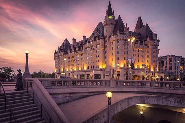 IGersOttawa's tweet photo. Who else loves the @fairmontlaurier ? Tom Green is hosting a picnic in Majors Hill Park at 6:30pm this coming Saturday, July 27th to #SaveTheChateauLaurier will you come out to help save our beautiful Chateau Laurier? Tom is encouraging everyone to take … https://t.co/2LvTr7W2Al https://t.co/fXimvfRnKF