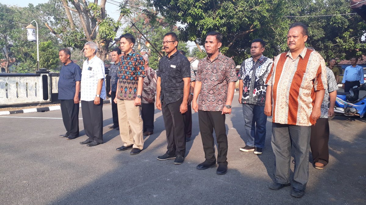 Pelaksanaan Apel Pagi di lingkungan Dinas PU Bina Marga dan Pengairan. Kamis, 25/07/19 <a href="/Kaharti_PWK/">kaharti.purwakarta</a> <a href="/DiskominfoPWK/">Diskominfo Purwakarta</a>