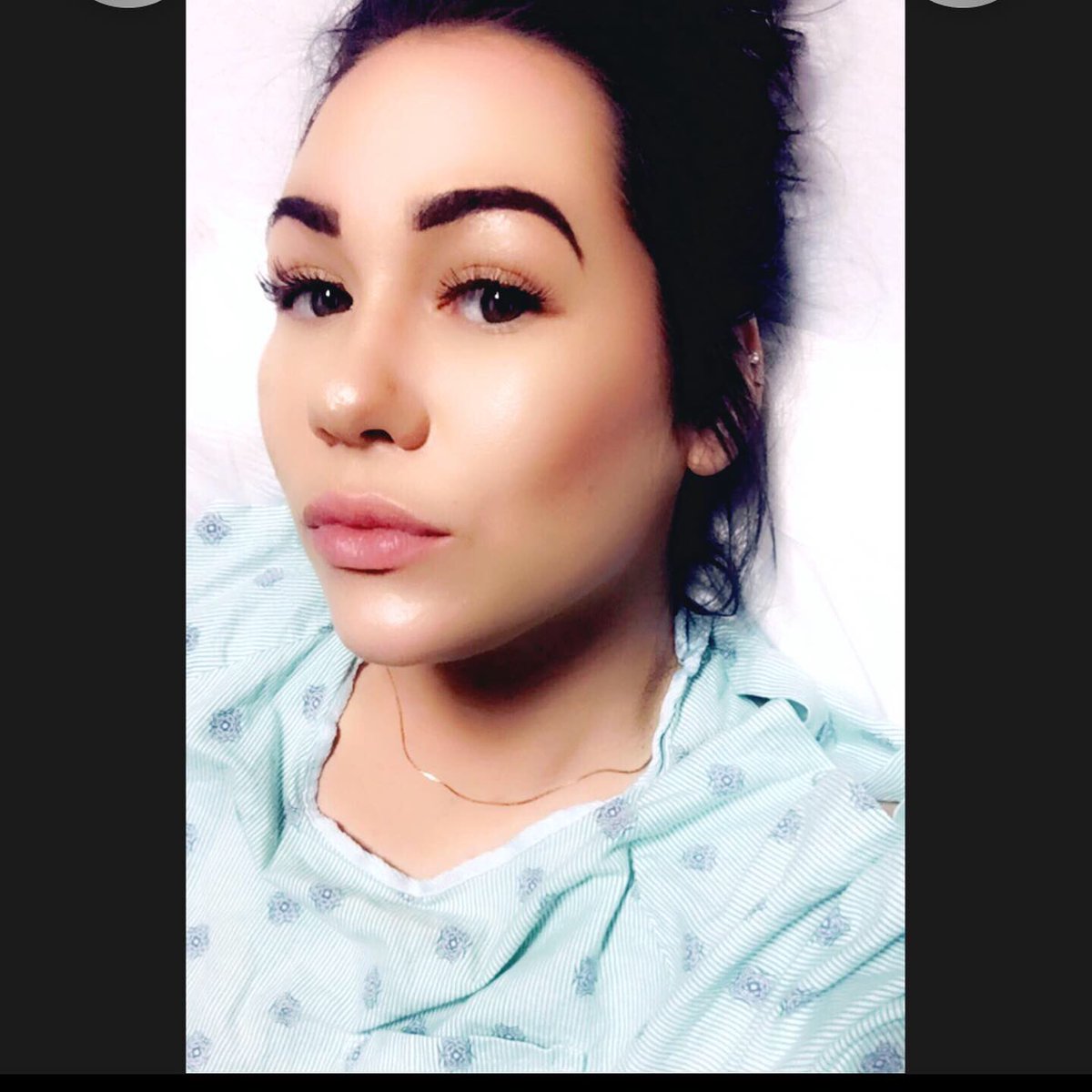 sassmatash's tweet photo. Just glowing in my hospital gown. 😊 https://t.co/EbhhHOzPX4