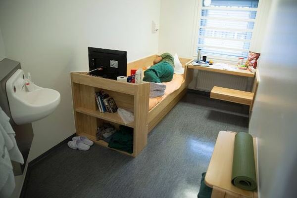 #freeASAP even though that’s a studio for $2275 a month in Harlem